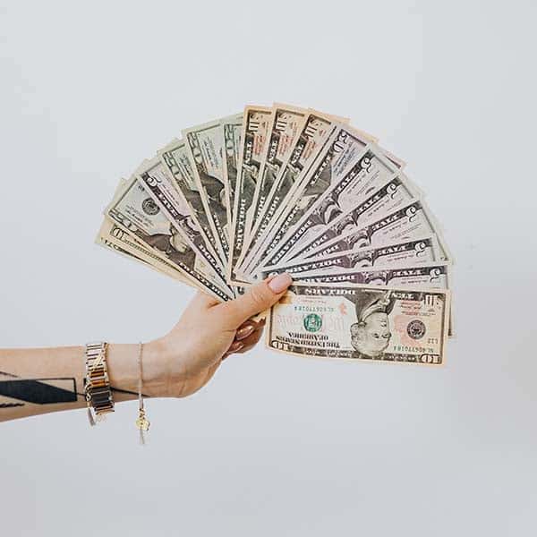 hand-holding-money