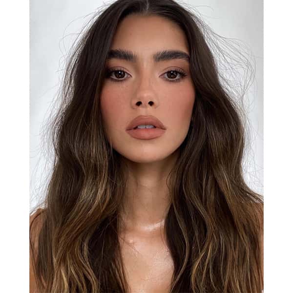 2021 Makeup Trends Beauty Eyeliner Mascara Glowy Skin Lips Lip Stain Lipstick