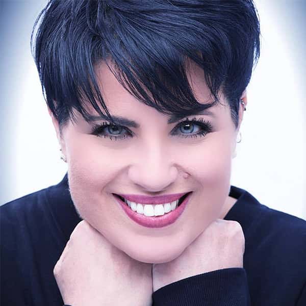 Lisa Finucane Headshot