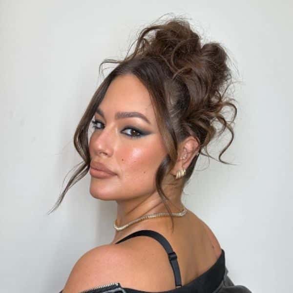 pam anderson updo fall winter 2023 hair style trends