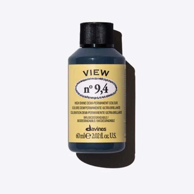View is Davines demi-permanent colour with acid pH, designed to meet all the needs of colourists. It ensures extreme shine of the hair fiber fully respecting