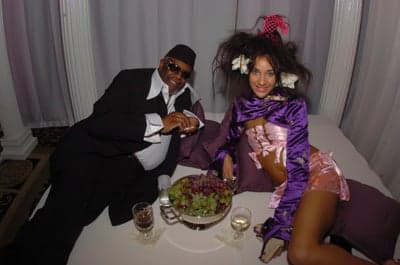 302825FloydKenyatta_with_model_orig
