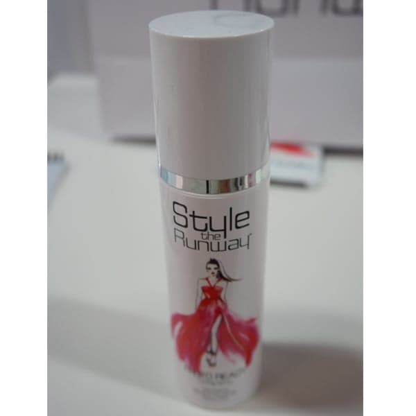 Photo Ready Taming Spray