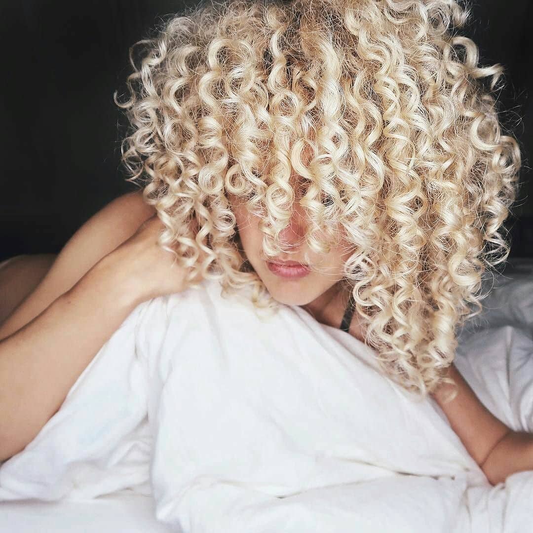 <p>Artist: <a href="https://www.instagram.com/curlsandblondies/">@curlsandblondies</a></p>