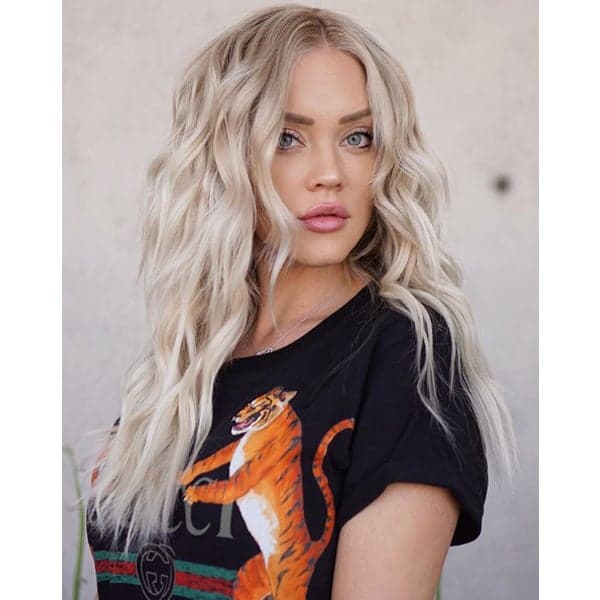 Effortless, Lived-In Waves by @maggiemh using all amika styling product and tools