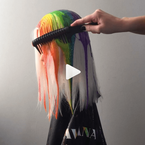 <p>Artist: <a href="https://www.instagram.com/taylorrae_hair/">@taylorrae_hair</a></p>

<p><a href="https://www.instagram.com/p/Bf9qrBiFIuE/?utm_source=ig_embed">CLICK HERE TO WATCH THE VIDEO!</a></p>