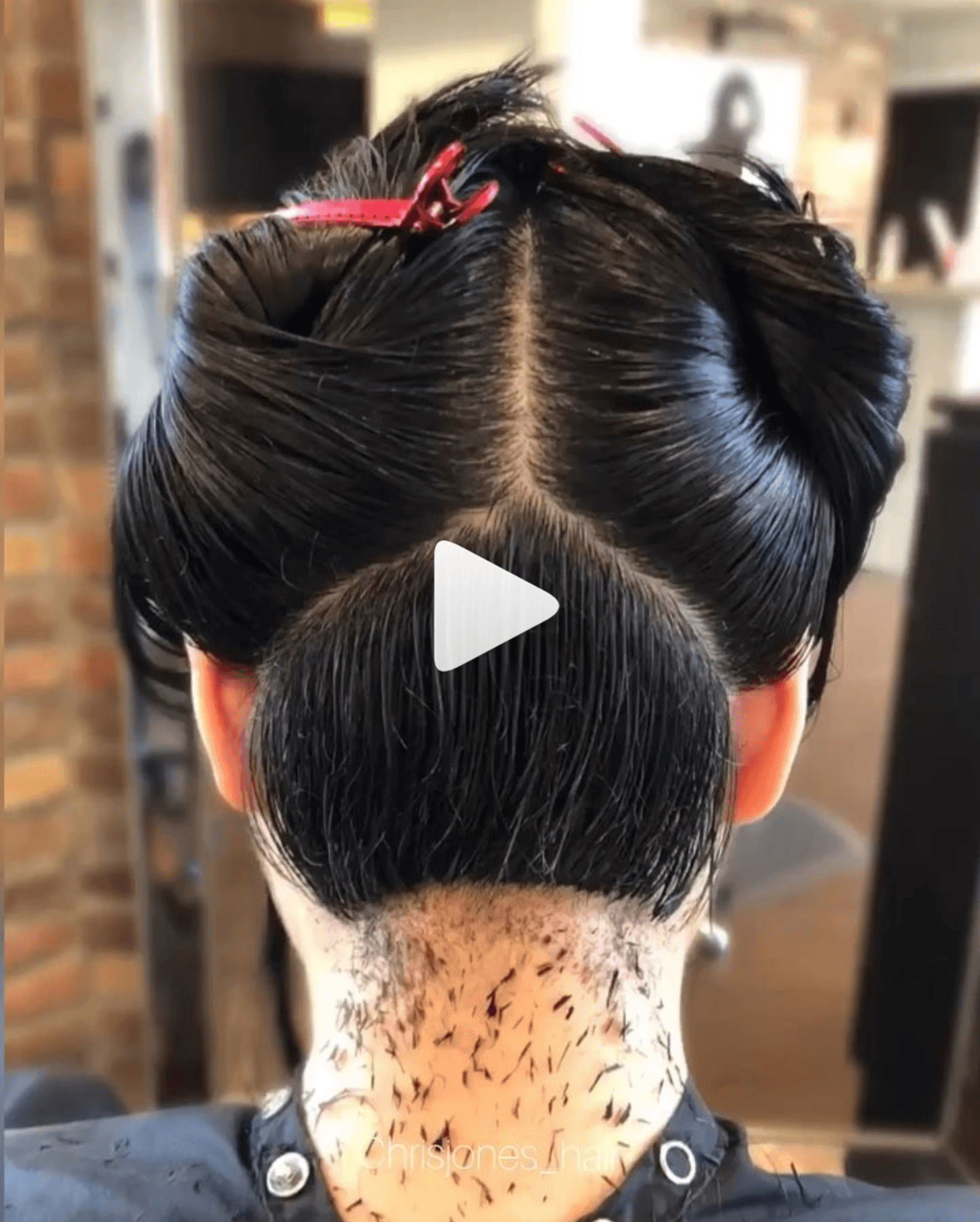 <p>Artist: <a href="https://www.instagram.com/chrisjones_hair/"> @chrisjones_hair</a></p>

<p><a href="https://www.instagram.com/p/Bf66Xm1BlTv/?hl=en&taken-by=chrisjones_hair">CLICK HERE TO WATCH THE VIDEO!</a></p>