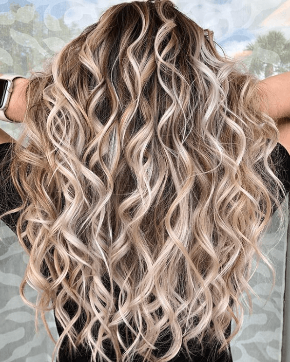 <p>Artist: <a href="https://www.instagram.com/hellobalayage/">@hellobalayage</a></p>