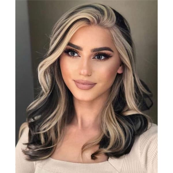 <p>Artist: <a href="https://www.instagram.com/salonlavinia/">@salonlavinia</a></p>