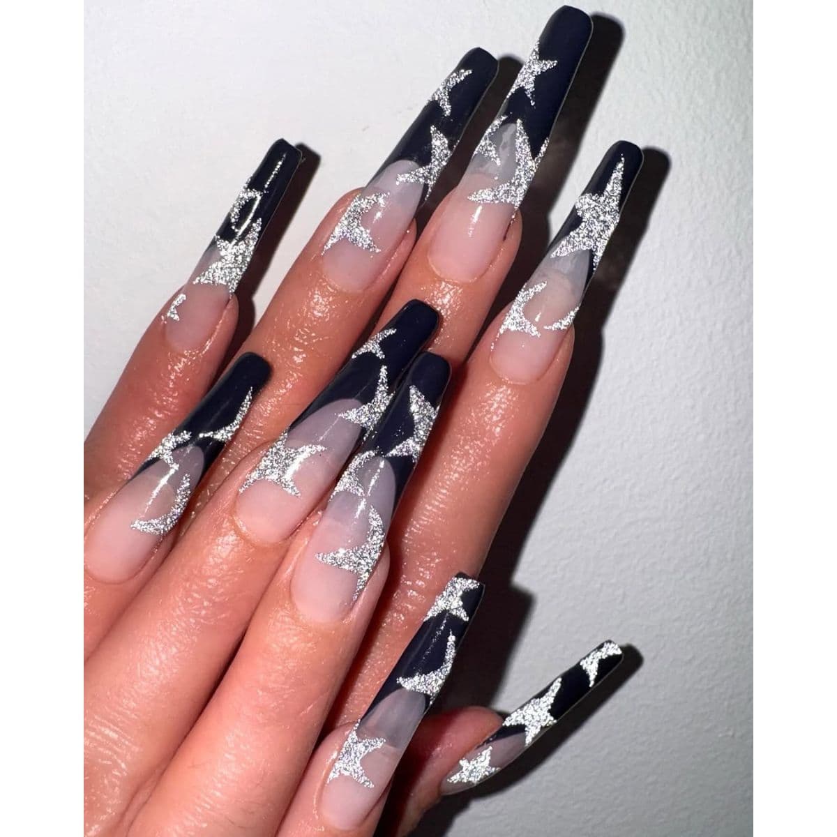 <p>Artist: <a href="https://www.instagram.com/nailsbymei/">@nailsbymei</a></p>