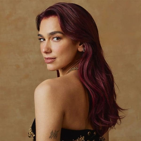 dua lipa deepy cherry red golden globes red carpet