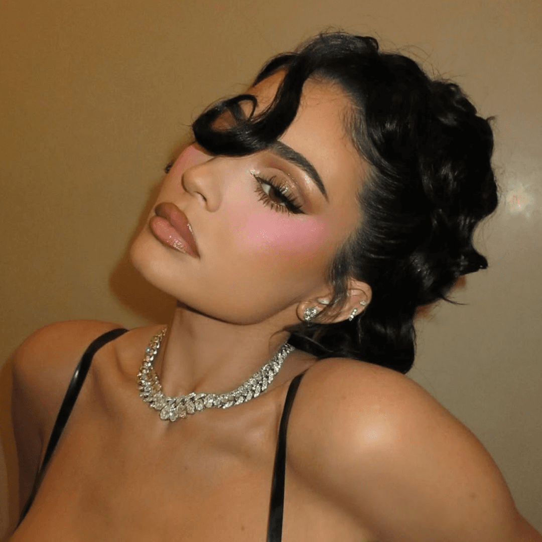 messy girl aesthetic updo trends 2026