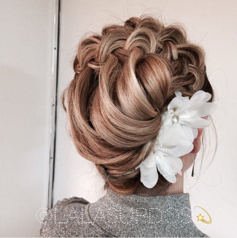 Updo winner entry by hairstylist @lalasupdos for the 2015 #ONESHOT Hair Awards Hot Shot