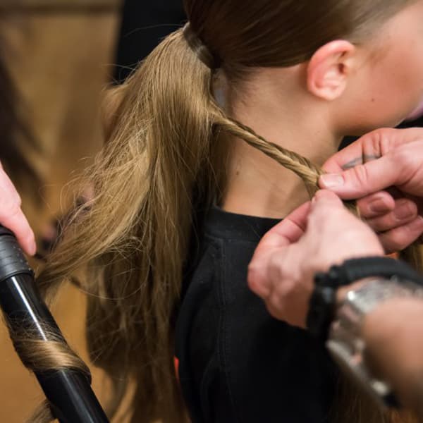WATCH-9-Runway-Quickies-Backstage-Tips-From-Fashion-Week