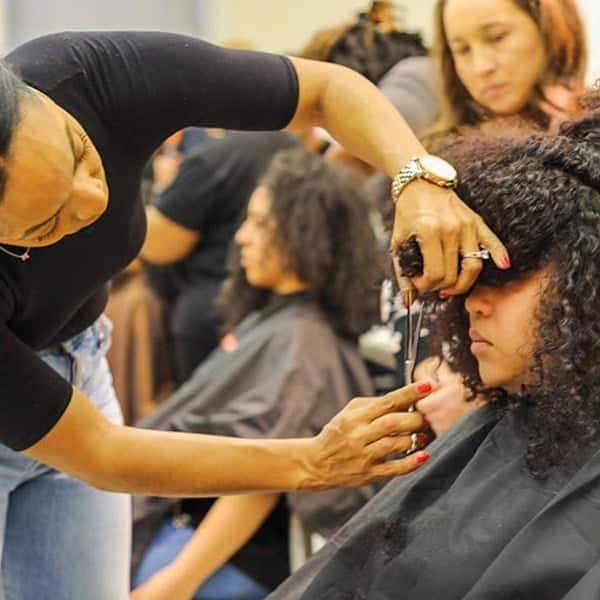 michelle-oconnor-ulta-beauty-pro-curly-cutting-article-feat-image