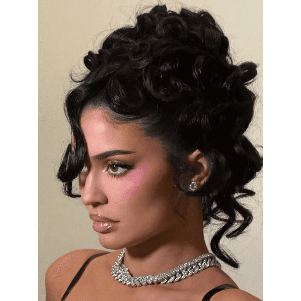 kylie jenner curly updo