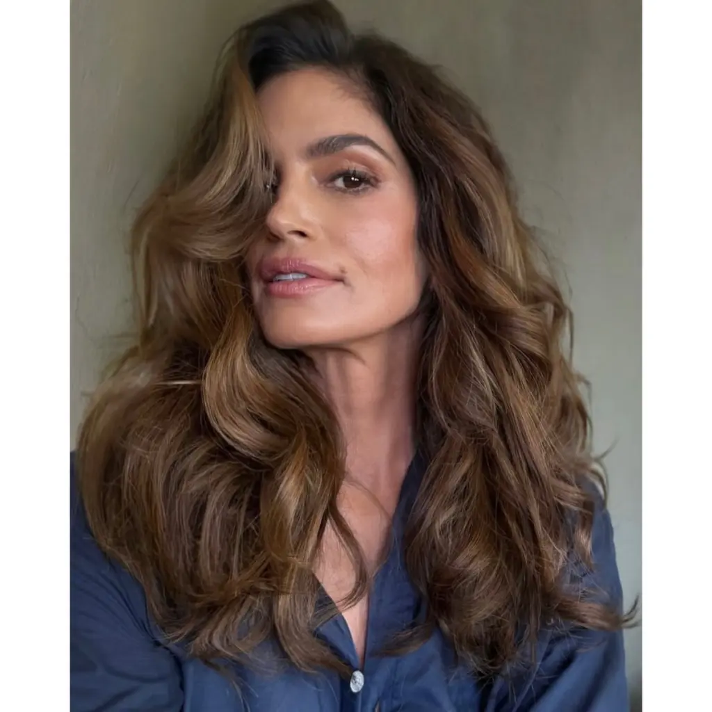 long-hairstyles-for-women-over-50-Long-Layers-With-Face-Framing-Cindy-Crawford-Photo-Credit-Instagram-via-@rachelgoodwinmakeup-1024x1024