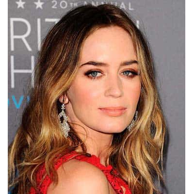 Emily Blunt's Textured Waves - Rich