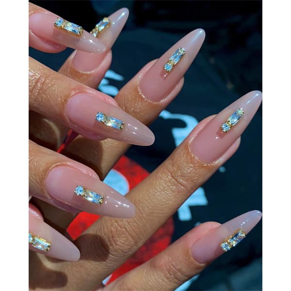 2022-nail-trends-tiny-luxury