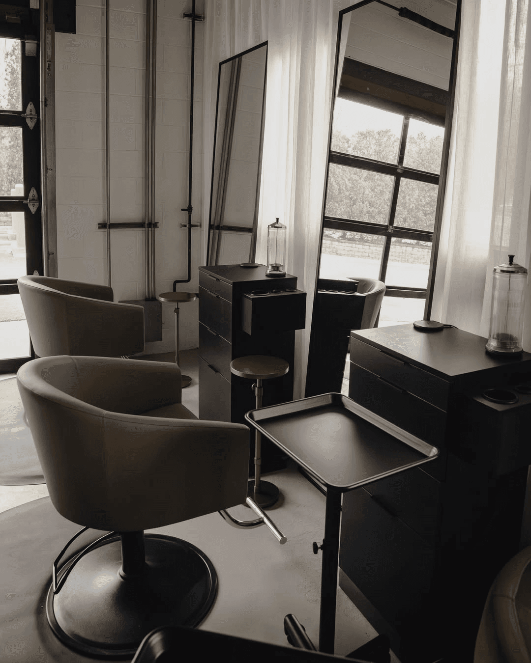 Minerva Beauty Cinque Salon Styling Chair Photo Credit Instagram via @minervabeauty